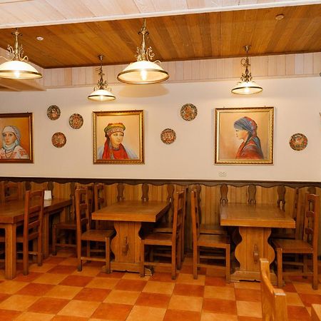 Gostyniy Dvir Synevir Hotel Синевир Екстериор снимка