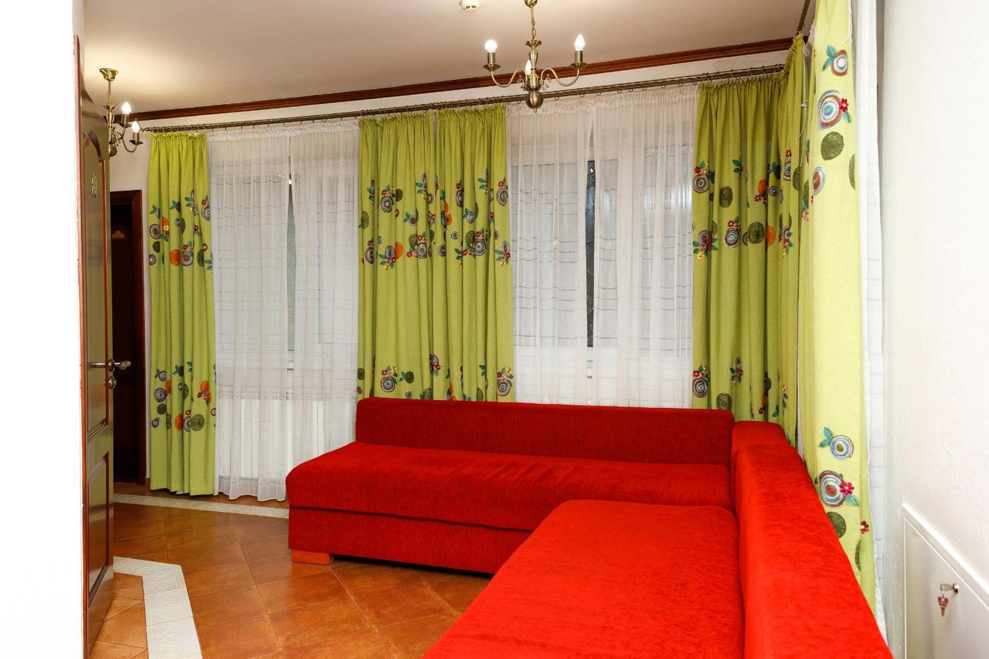 Gostyniy Dvir Synevir Hotel Синевир Екстериор снимка