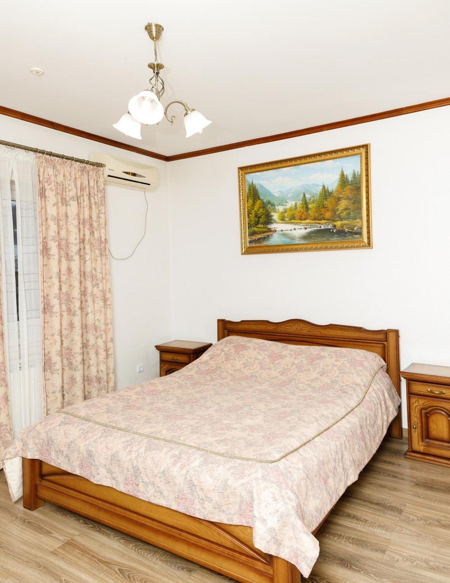 Gostyniy Dvir Synevir Hotel Синевир Екстериор снимка