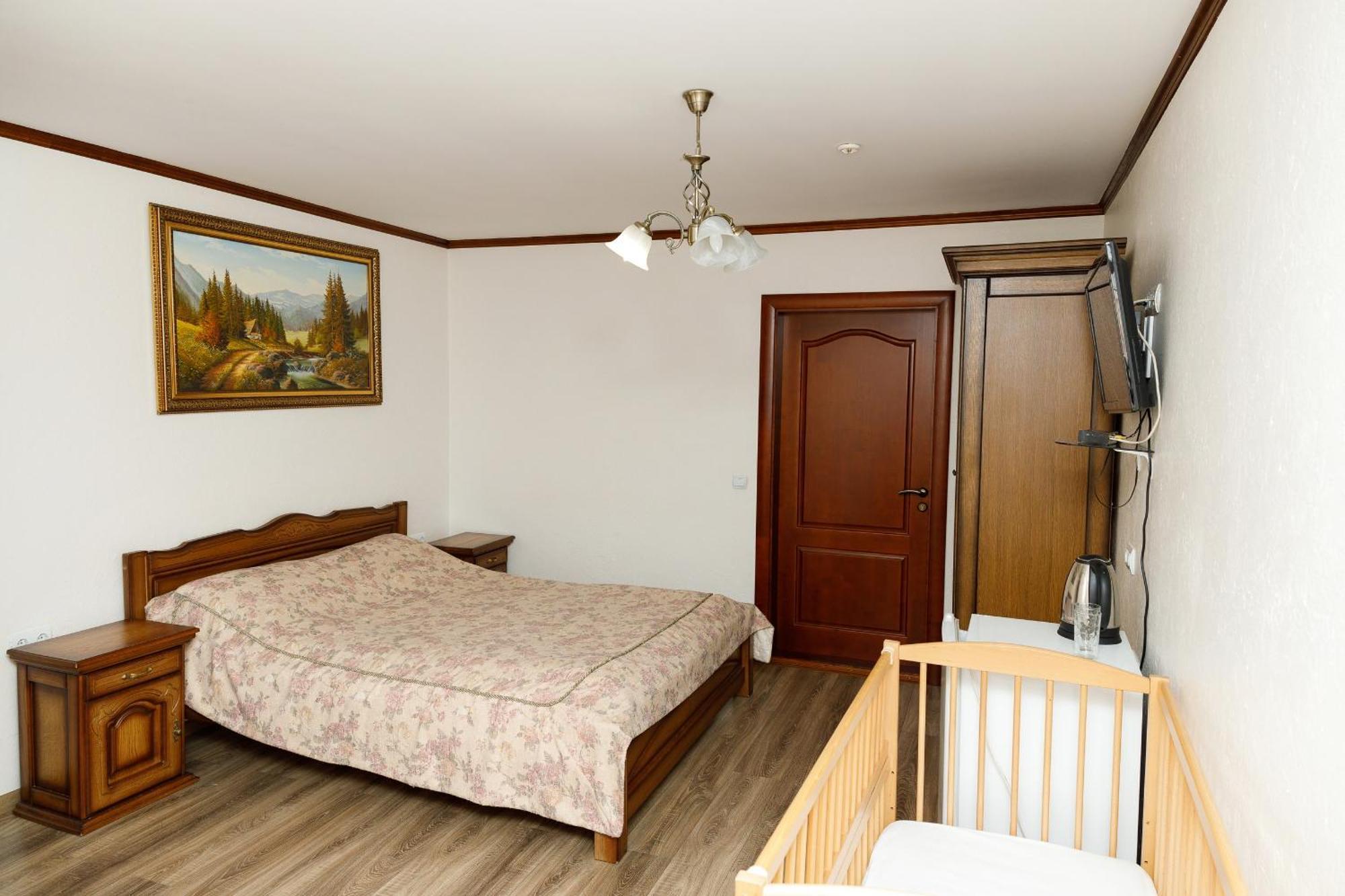 Gostyniy Dvir Synevir Hotel Синевир Екстериор снимка