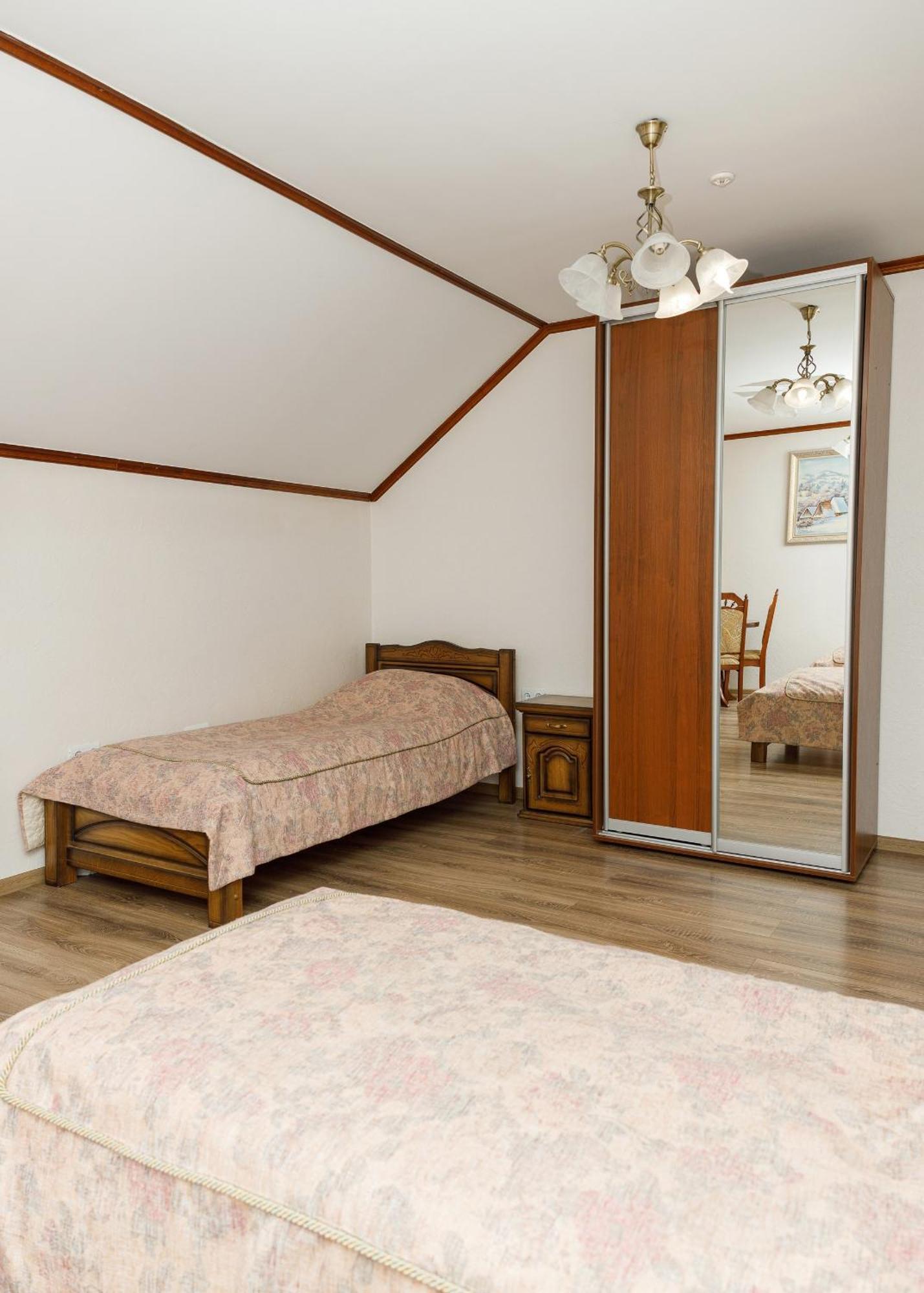 Gostyniy Dvir Synevir Hotel Синевир Екстериор снимка