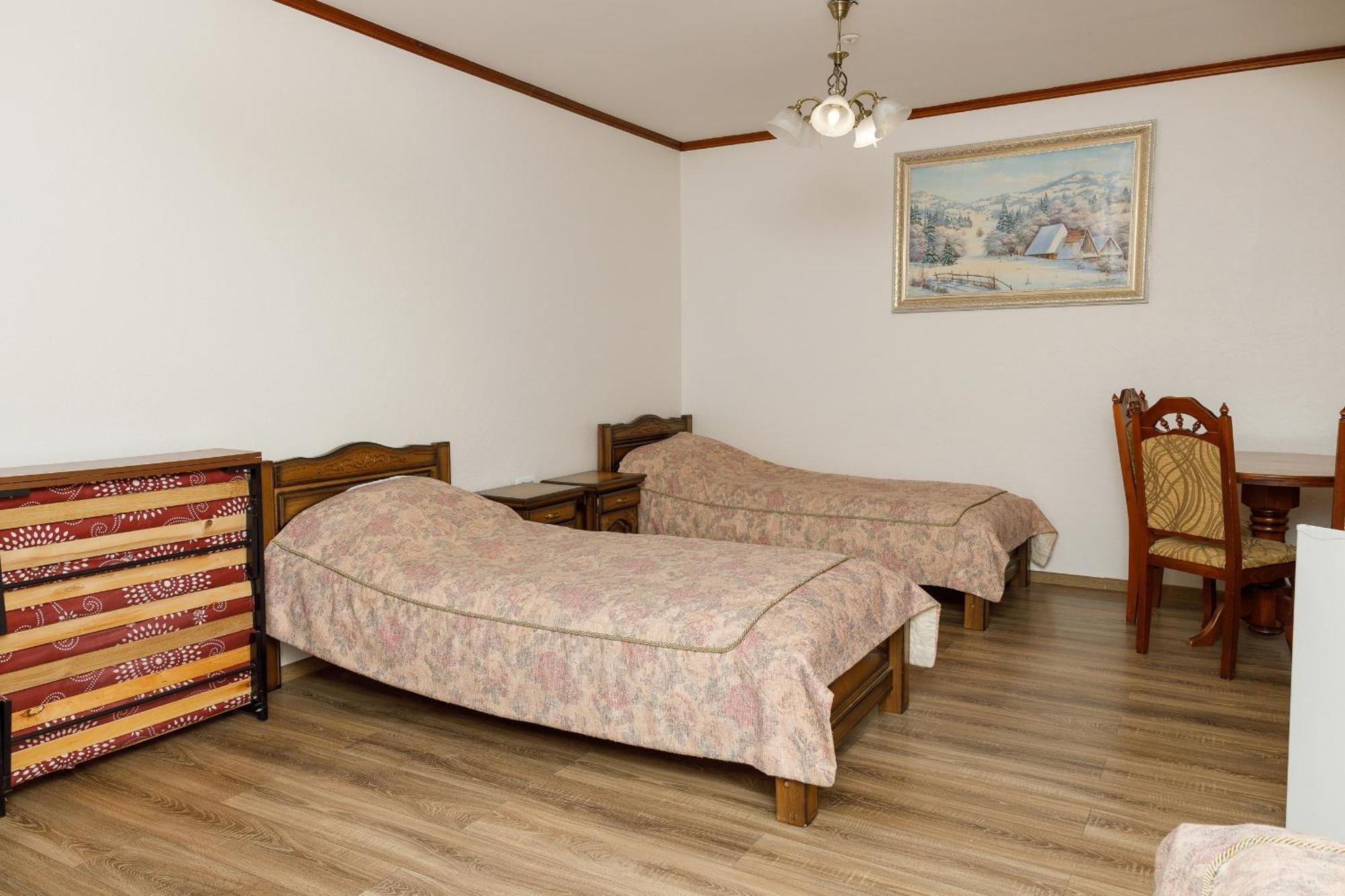 Gostyniy Dvir Synevir Hotel Синевир Екстериор снимка